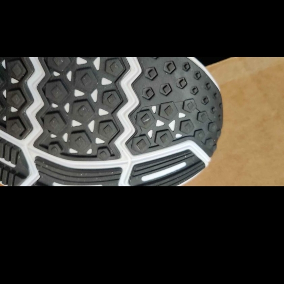 Nike Men's Downshifter 9 Running Shoe Size 8 - Picture 9 of 9